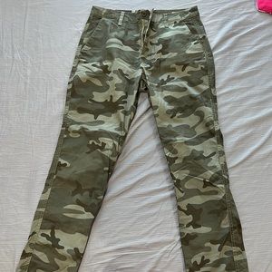 NWT GAP camouflage ankle pants